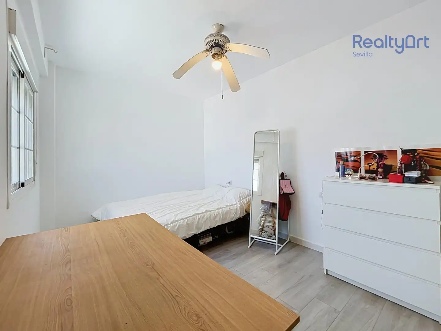 Habitación de Piso en venta en Sevilla con Aire acondicionado, Calefacción y Terraza