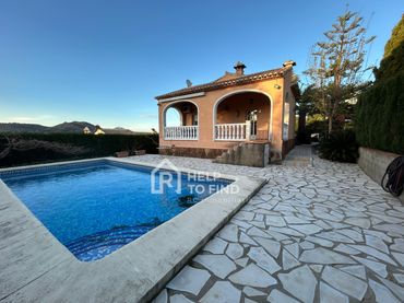 Chalet con piscina en venta en Vilallonga / Villalonga