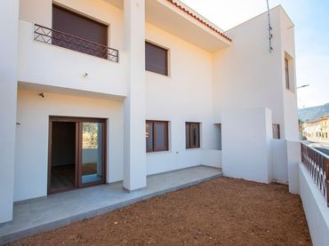 Maison mitoyenne avec jardin à vendre à Hondón de las Nieves / El Fondó de les Neus