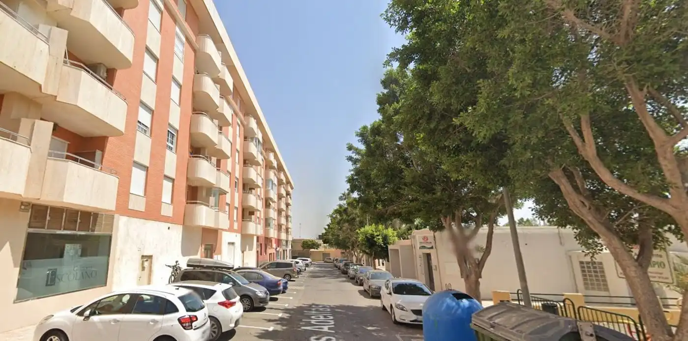 Piso en venta en ADELFAS