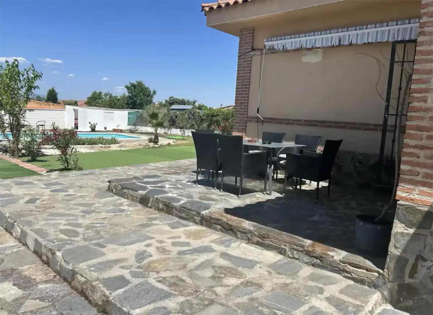 Terrassa de Casa o xalet en venda en Lucillos amb Aire condicionat, Traster i Moblat
