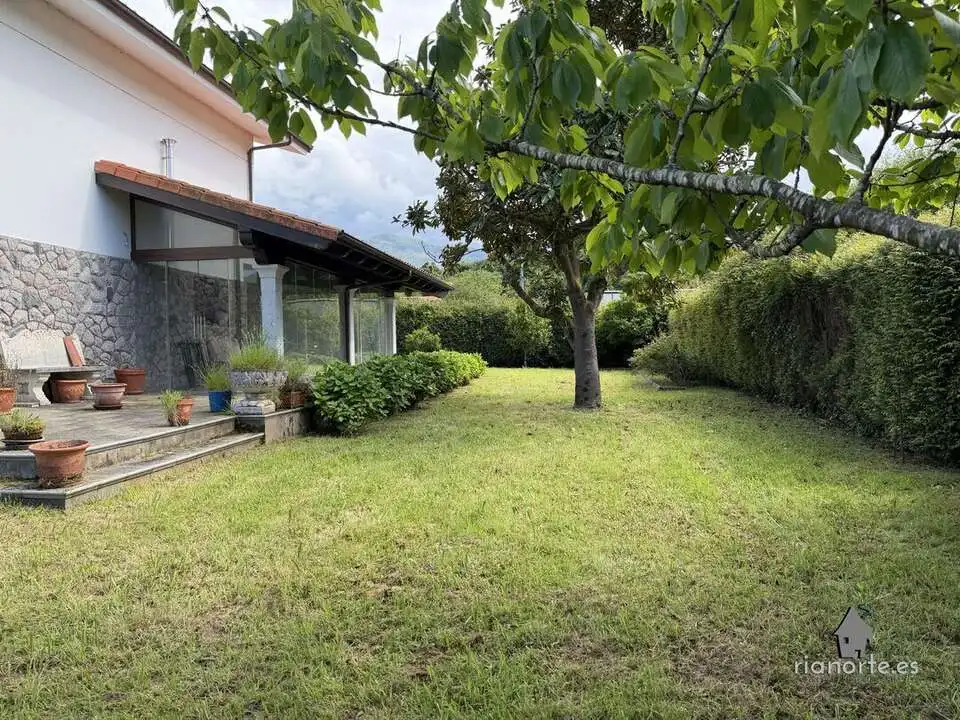 Jardín de Casa o chalet en venta en Colunga con Calefacción y Jardín privado