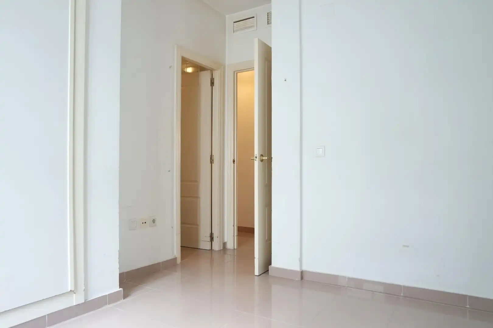 Wohnung zum Verkauf in Jerez de la Frontera mit Klimaanlage, Heizung und Terrasse