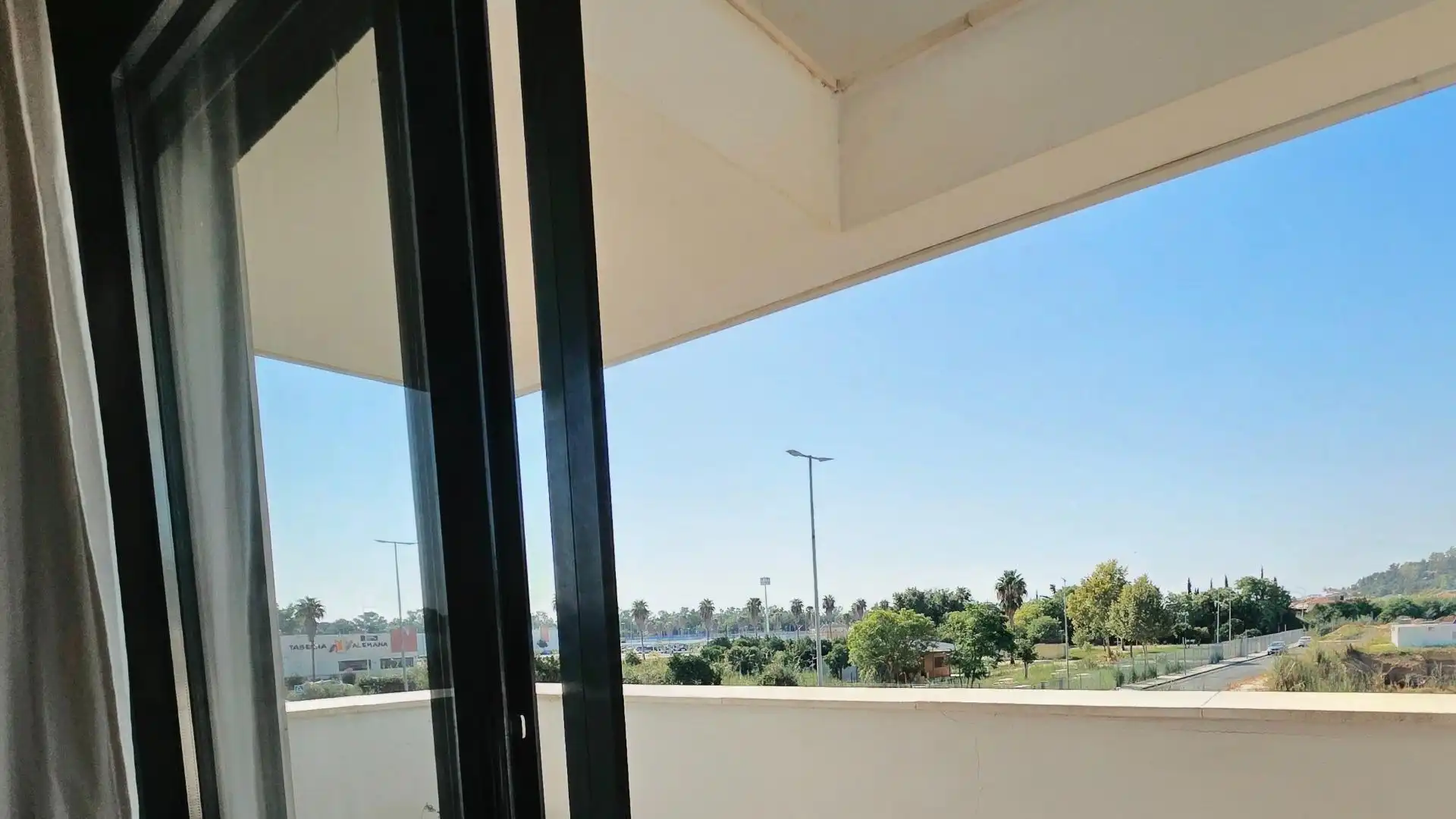 Terrassa de Pis en venda en San Juan de Aznalfarache amb Aire condicionat, Jardí privat i Parquet