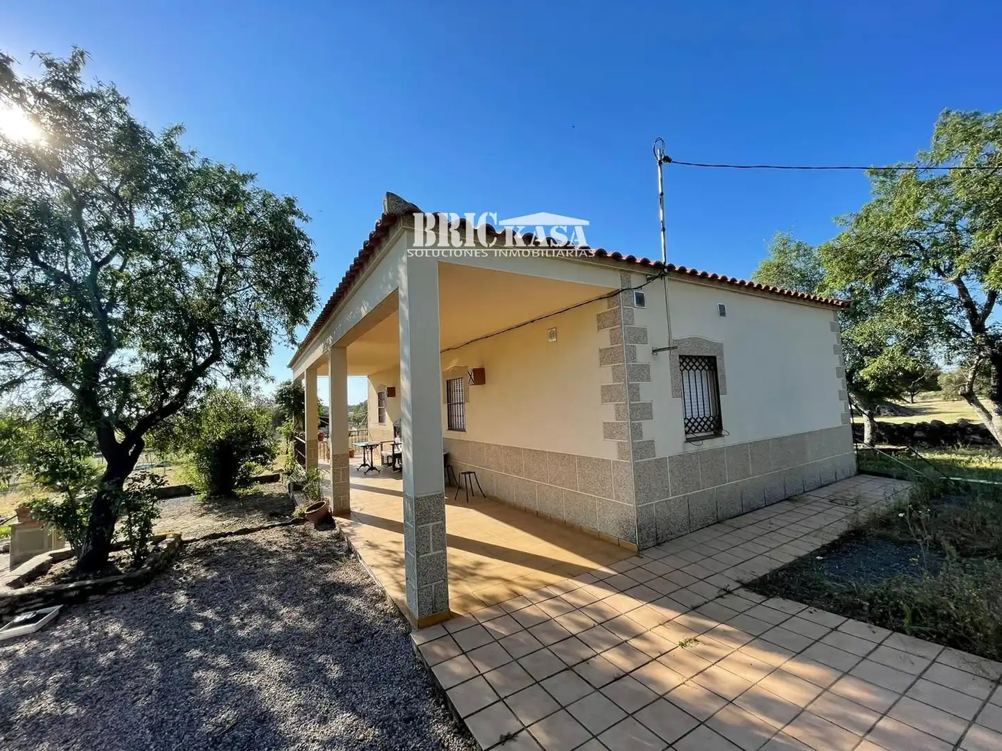 Vista exterior de Casa o chalet en venta en Arroyo de la Luz con Terraza, Trastero y Piscina
