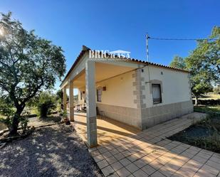 Vista exterior de Casa o xalet en venda en Arroyo de la Luz amb Terrassa i Piscina