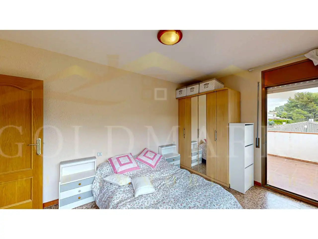 Habitación de Casa o chalet en venta en Corbera de Llobregat con Aire acondicionado, Calefacción y Jardín privado