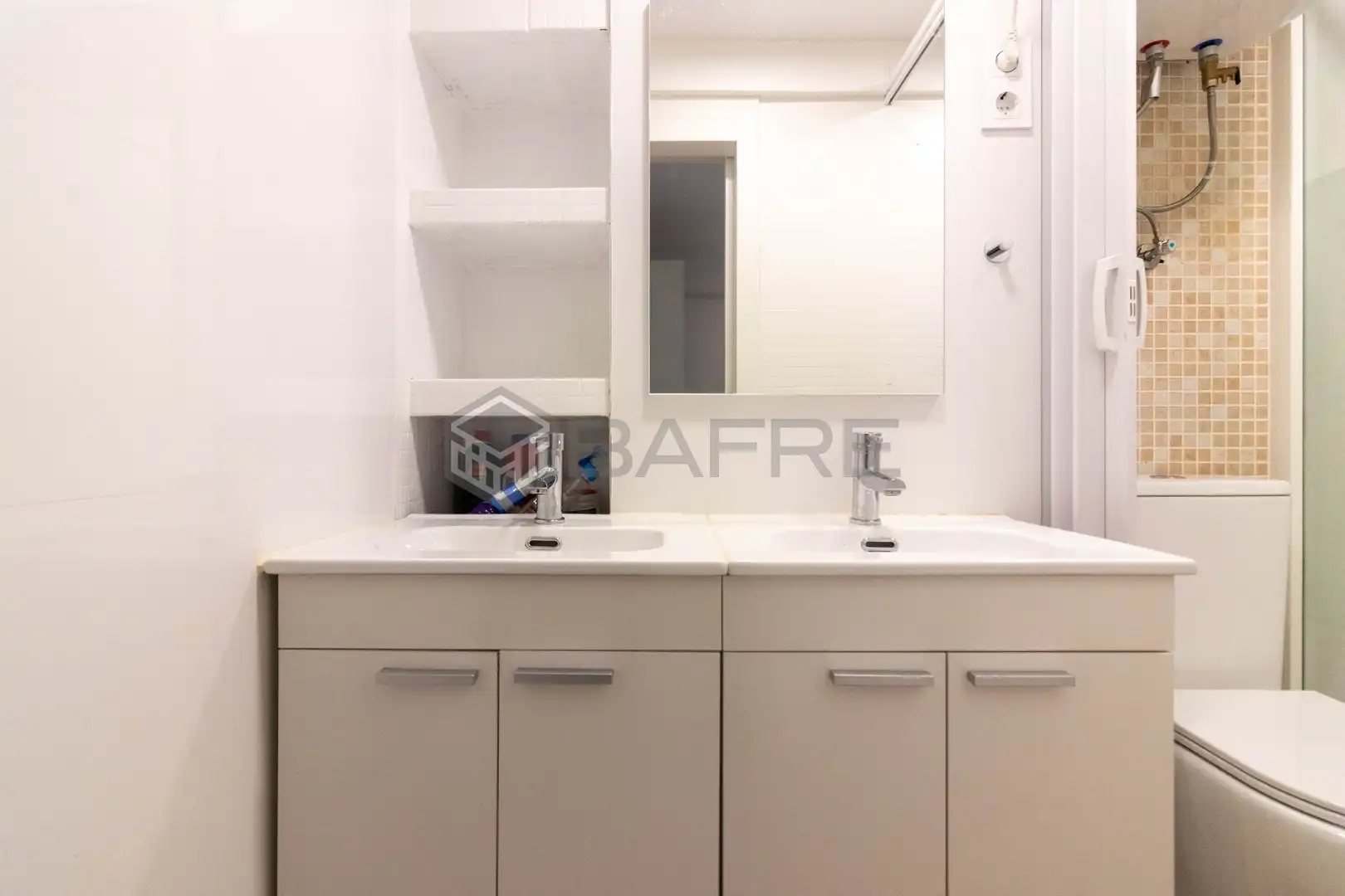 Bathroom of Flat for sale in Madrid  with Air Conditioner