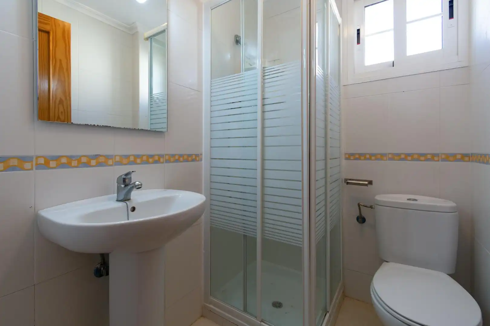 Baño de Ático en venta en Cartagena con Aire acondicionado, Terraza y Amueblado