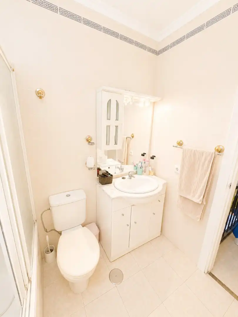 Bathroom of Duplexes for sale in Sevilla  with Air Conditioner and Terrace