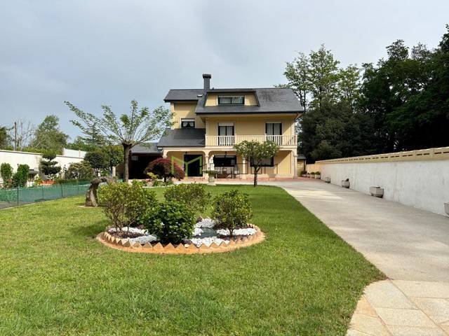 Casa-chalet en Venta en Rúa dos Bosquiños en Bertamirans