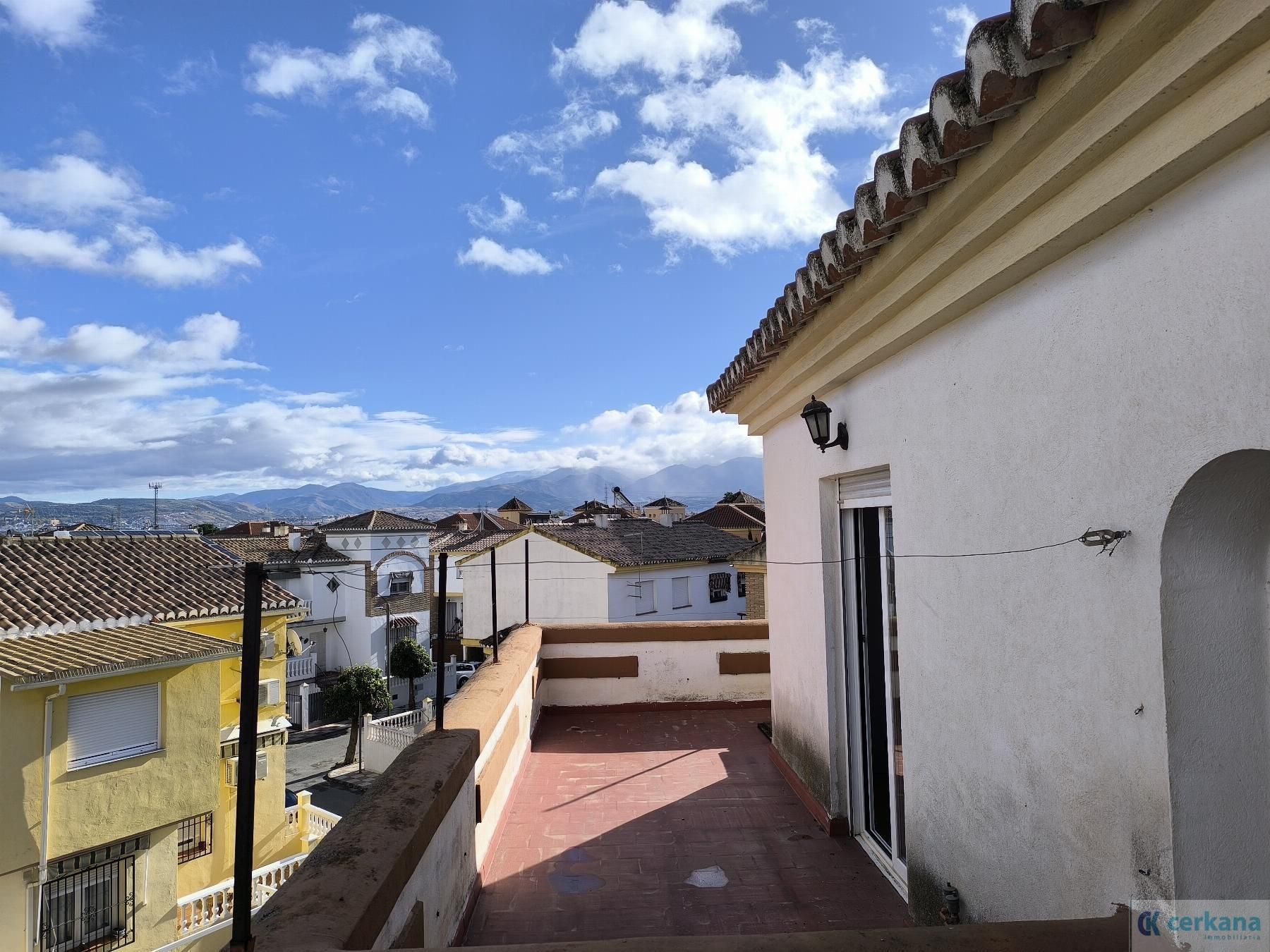 Vista exterior de Àtic en venda en Las Gabias amb Terrassa