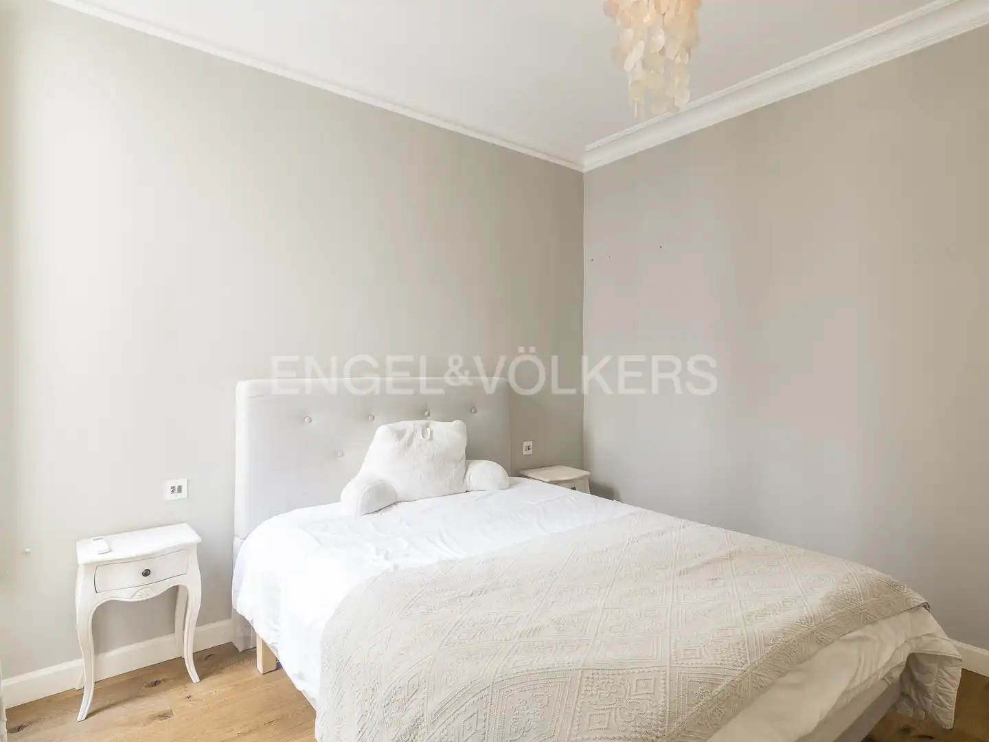 Schlafzimmer von Dachboden zur Miete in Barcelona mit Klimaanlage, Heizung und Parkett