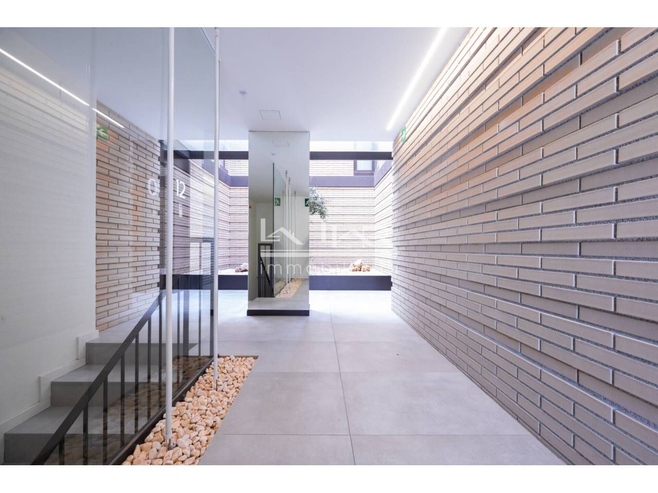 Flat for sale in Vic  with Air Conditioner, Heating and Terrace