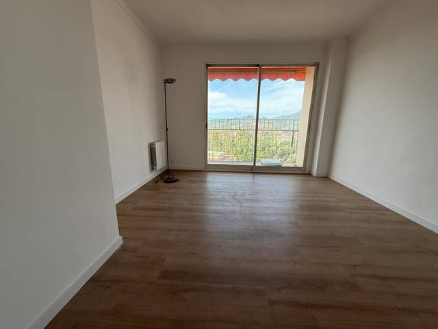 Piso en Alquiler en Joan batllori en Centre - Can Nadal