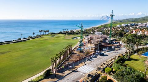 Exclusiva villa de lujo en 1ª línea de golf y con vistas panorámicas al Mediterráneo en La Alcaidesa, image 2
