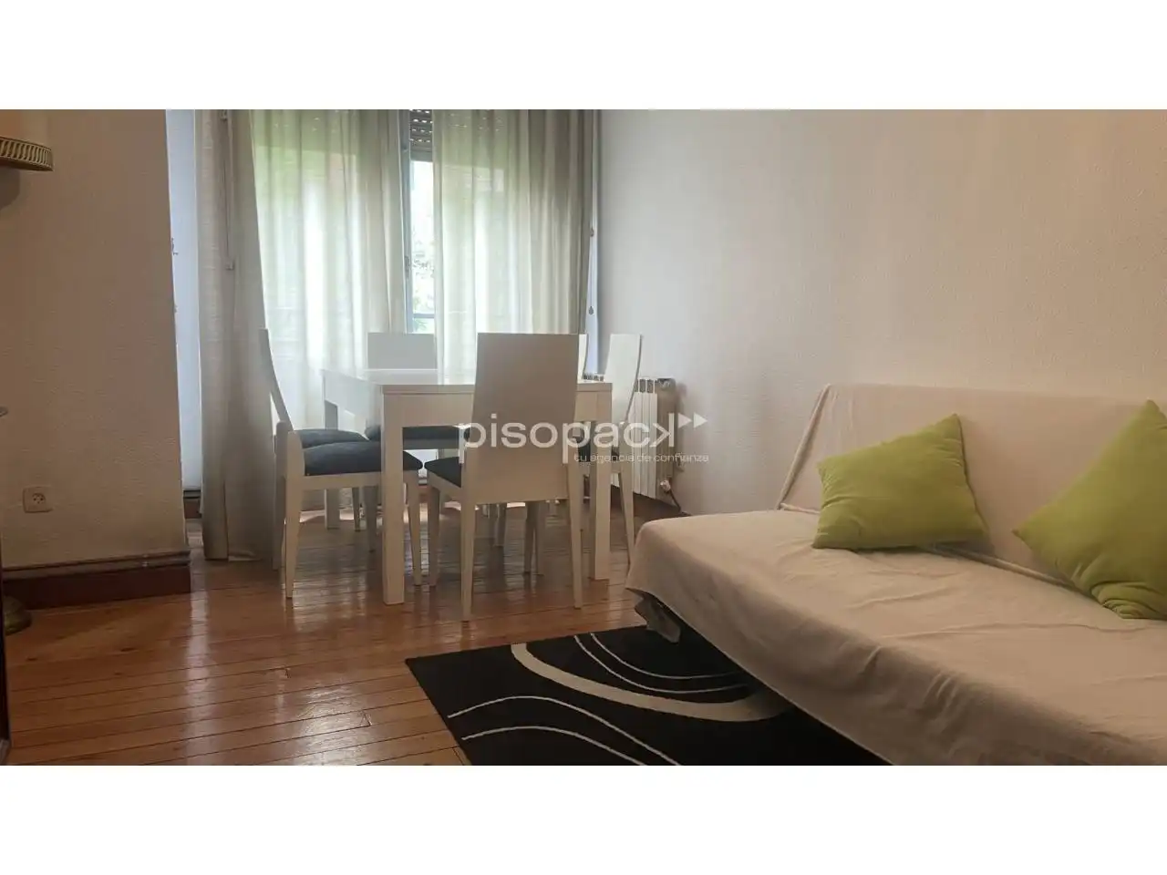 Schlafzimmer von Wohnung zum Verkauf in  Pamplona / Iruña mit Heizung, Parkett und Balkon