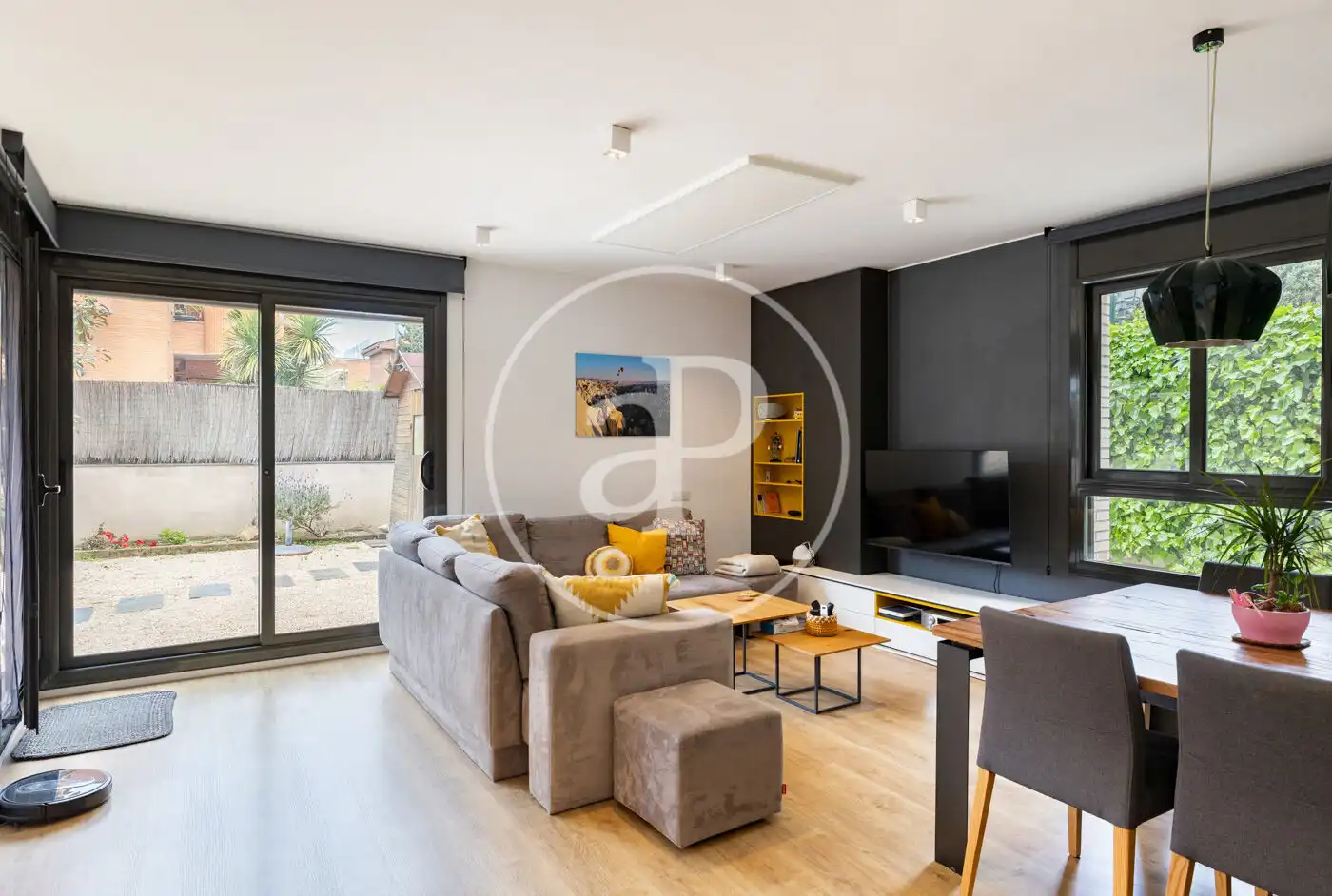 Wohnzimmer von Wohnung zum Verkauf in Esplugues de Llobregat mit Klimaanlage, Heizung und Privatgarten