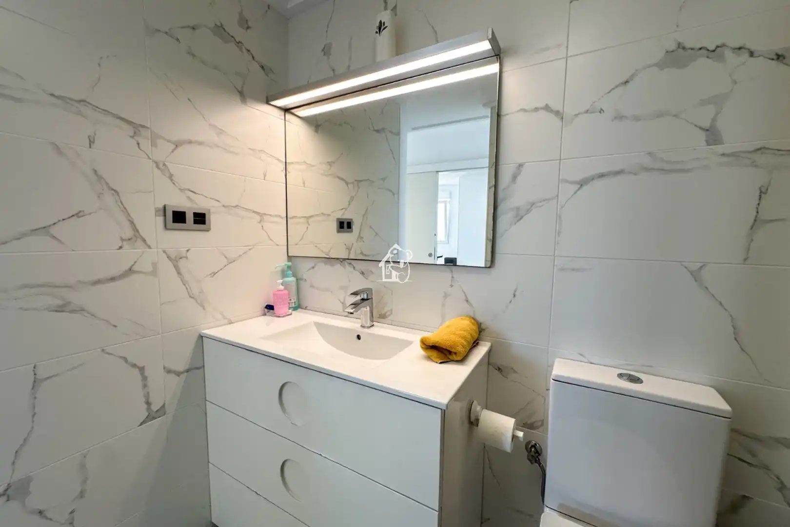 Bathroom of Apartments for rent in Torrevieja  with Furnished, Oven and Washing machine