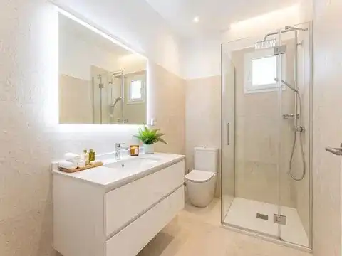 Baño de Piso en venta en Barcelona con Aire acondicionado, Horno y Balcón