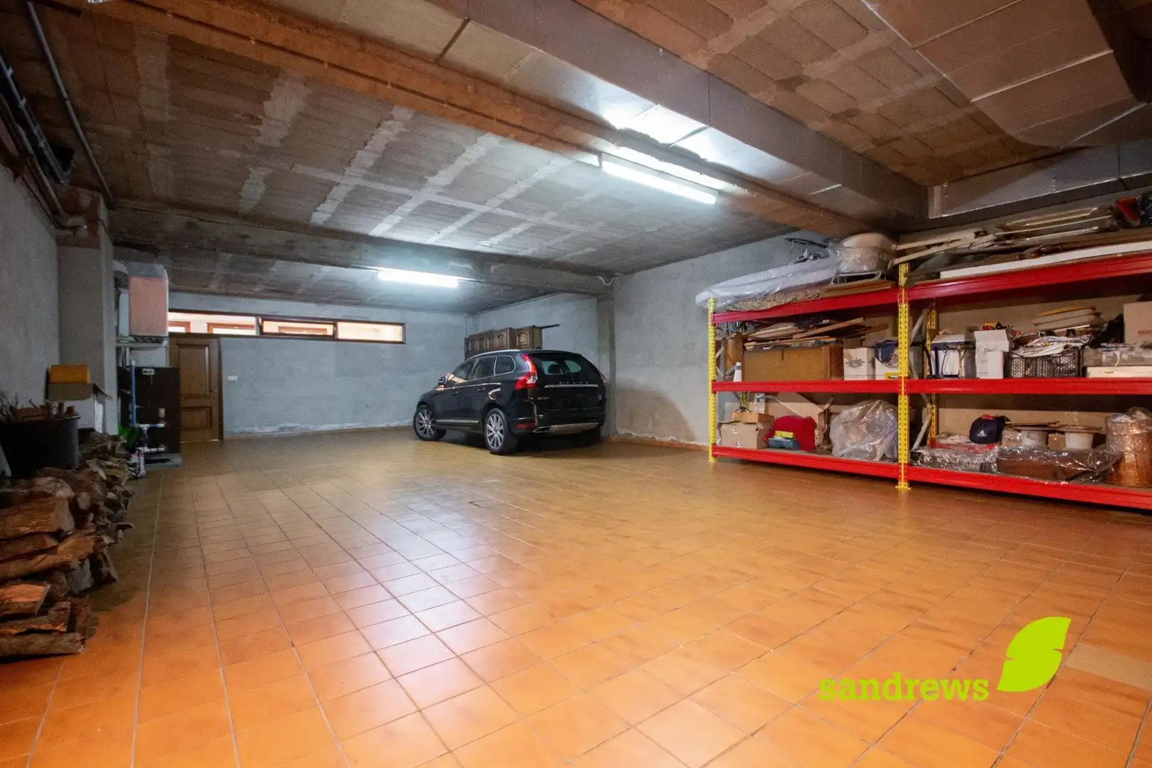 Einfamilien-Reihenhaus zum Verkauf in Figueres mit Klimaanlage, Heizung und Privatgarten