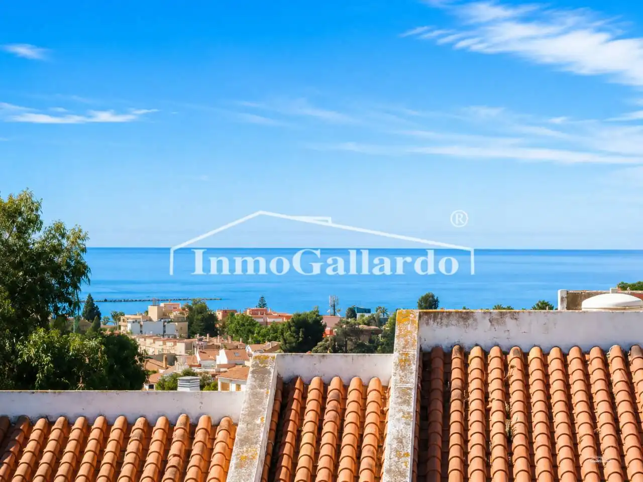Vista exterior de Casa adosada en venda en Málaga amb Aire condicionat, Jardí privat i Terrassa