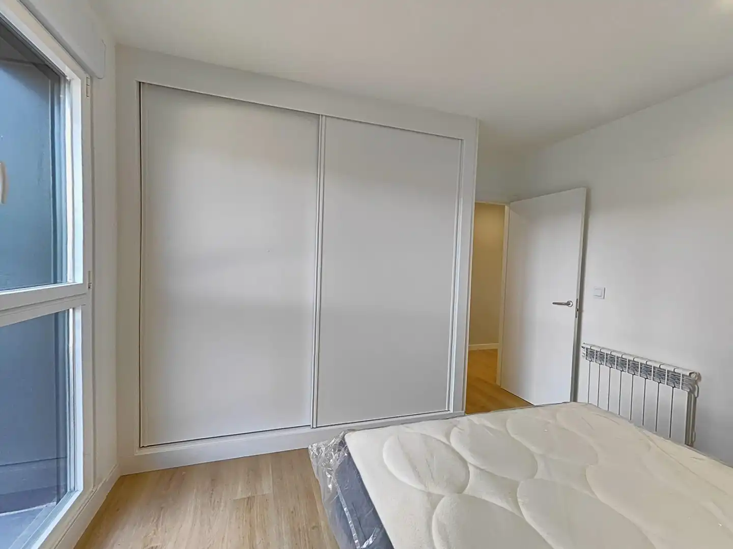 Bedroom of Flat for rent in Pontevedra Capital   with Heating, Storage room and Furnished