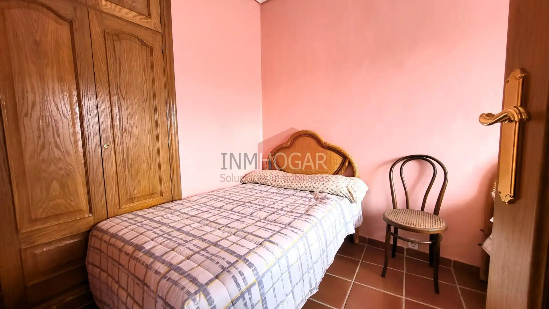Habitación de Casa o chalet en venta en Aldeaseca de la Frontera con Terraza, Amueblado y Balcón