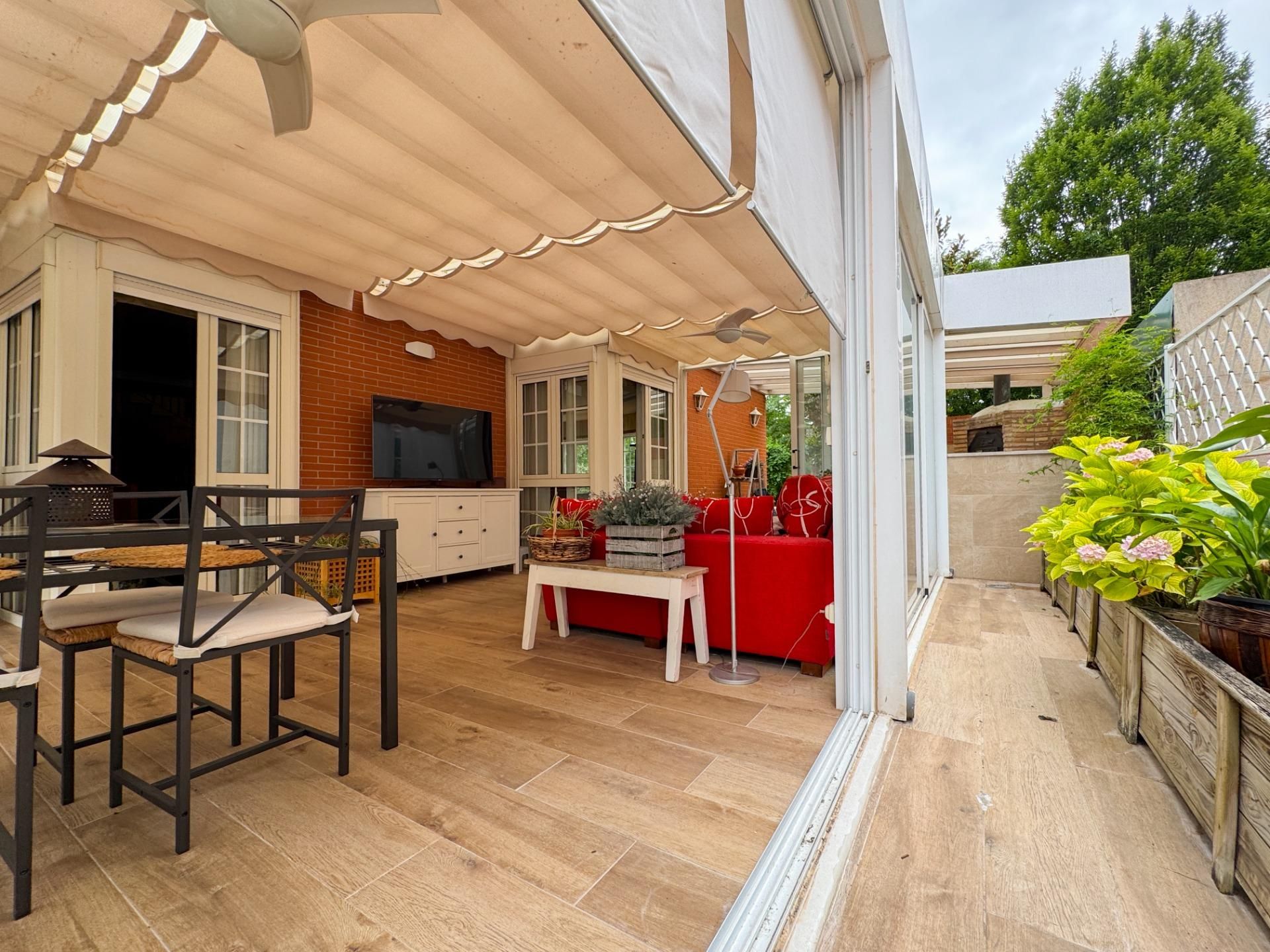 Terrace of House or chalet for sale in Lardero  with Air Conditioner, Private garden and Terrace