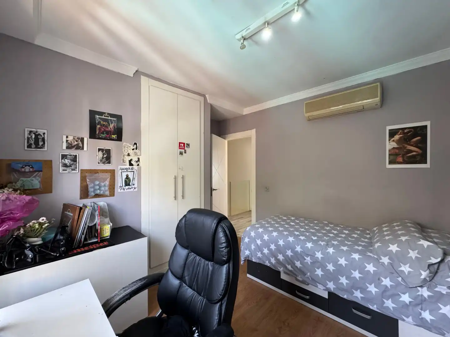 Dormitori de Casa adosada en venda en Alhaurín de la Torre amb Aire condicionat, Jardí privat i Parquet