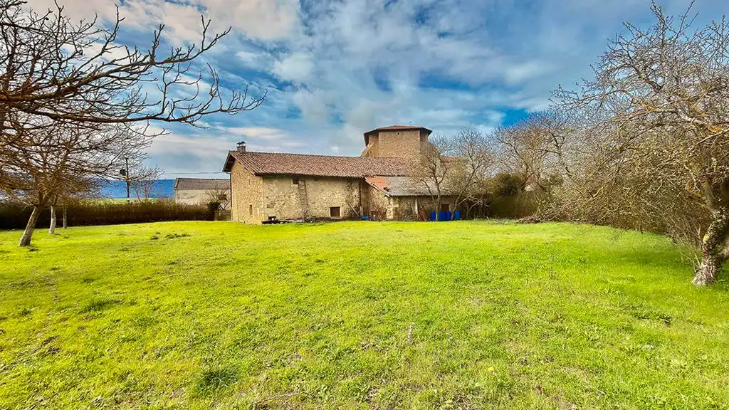 Residencial en venta en San Millán / Donemiliaga