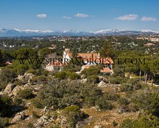 Vista exterior de Finca rústica en venda en Torrelodones amb Terrassa i Piscina