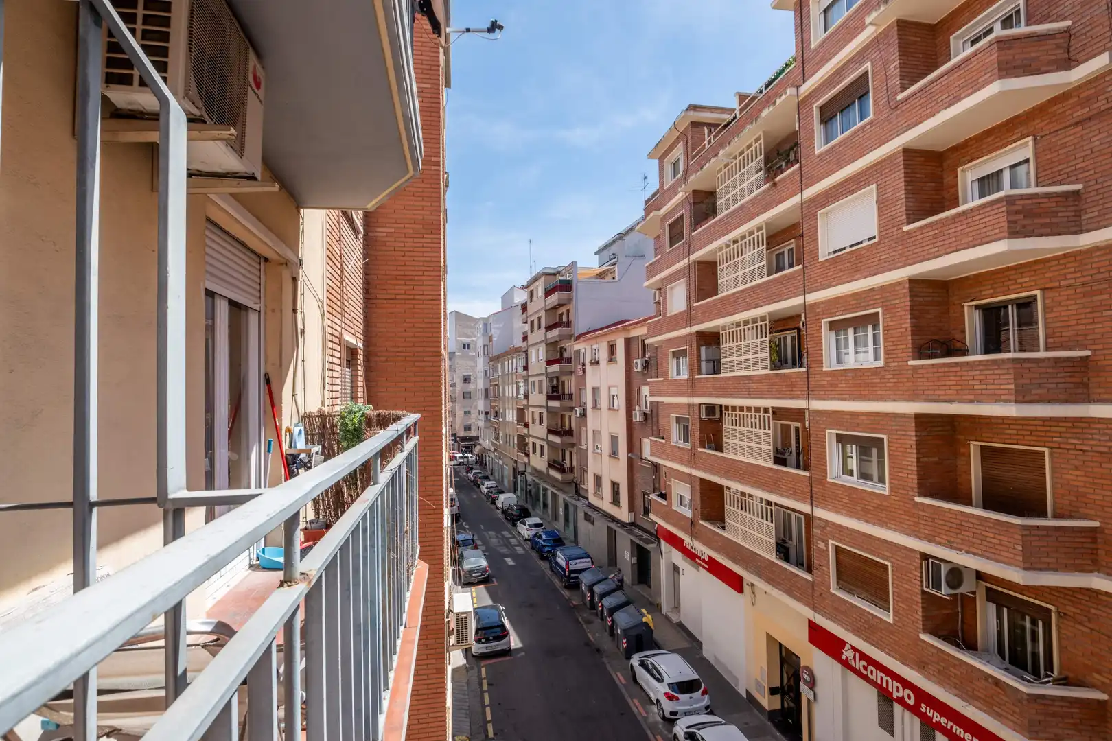 Vista exterior de Piso en venta en Zaragoza con Calefacción, Terraza y Balcón