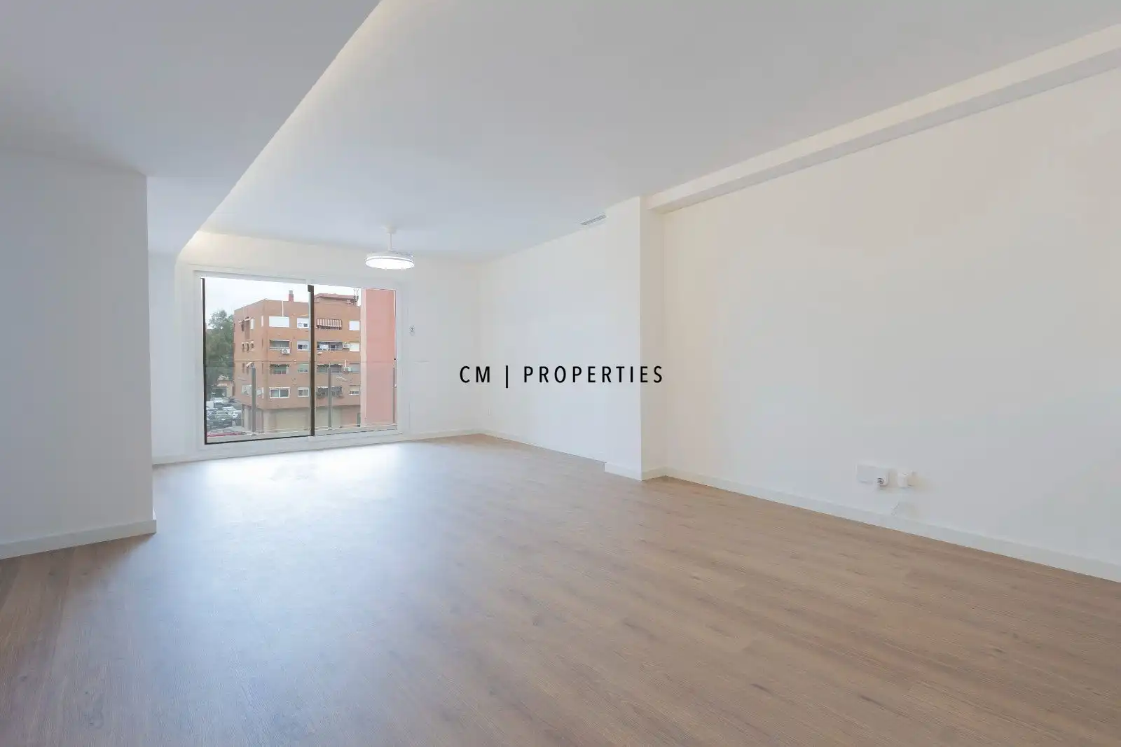Schlafzimmer von Wohnung zur Miete in Valencia mit Terrasse, Abstellraum und Schwimmbad