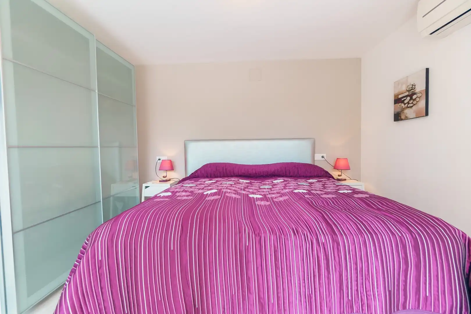 Habitación de Casa o chalet en venta en L'Alfàs del Pi con Terraza y Piscina