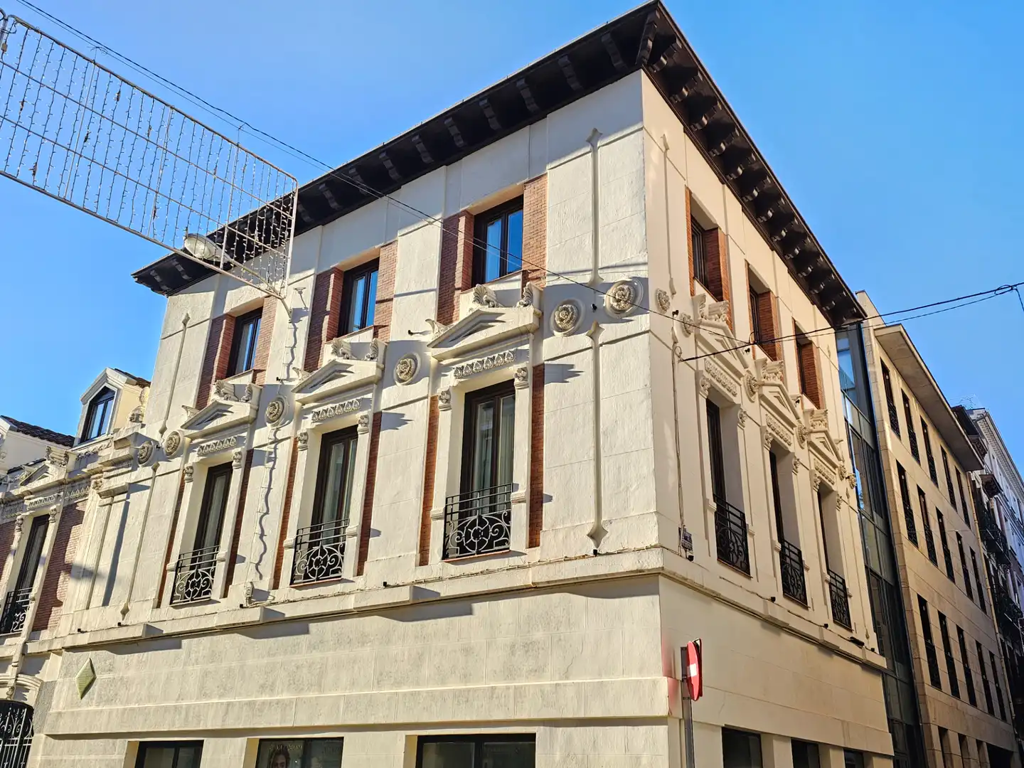 Vista exterior de Àtic en venda en Madrid amb Aire condicionat, Calefacció i Jardí privat