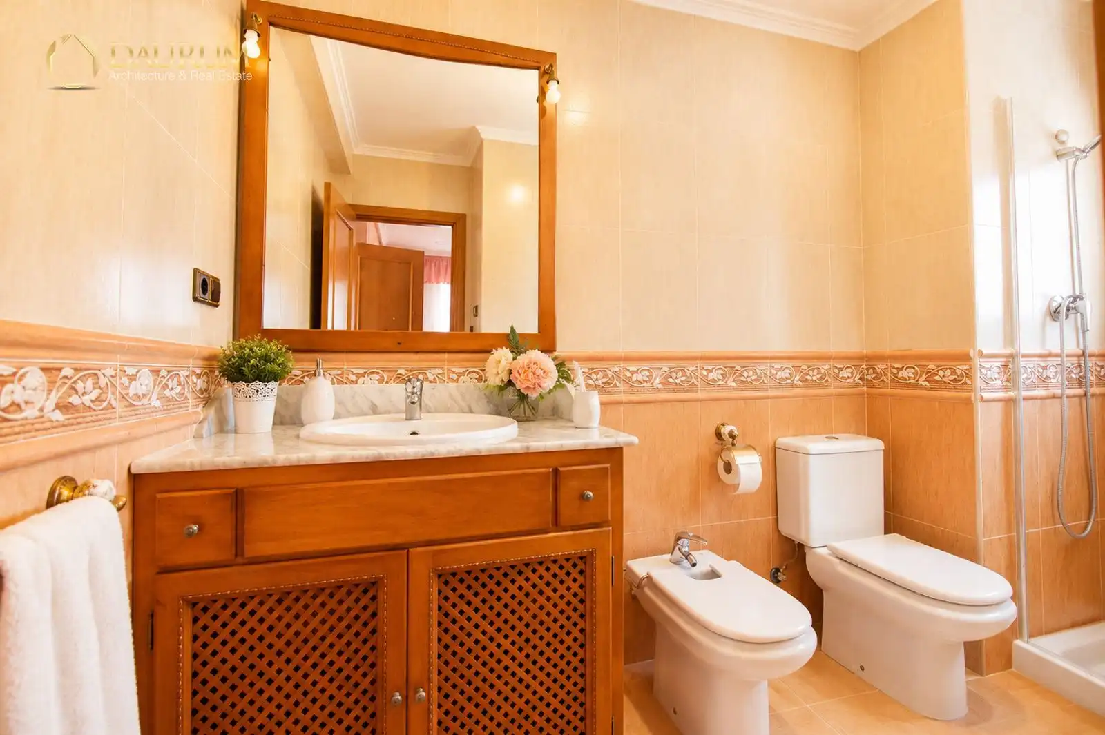 Bathroom of Houses for sale in L'Alfàs del Pi  with Air Conditioner, Terrace and Storage room