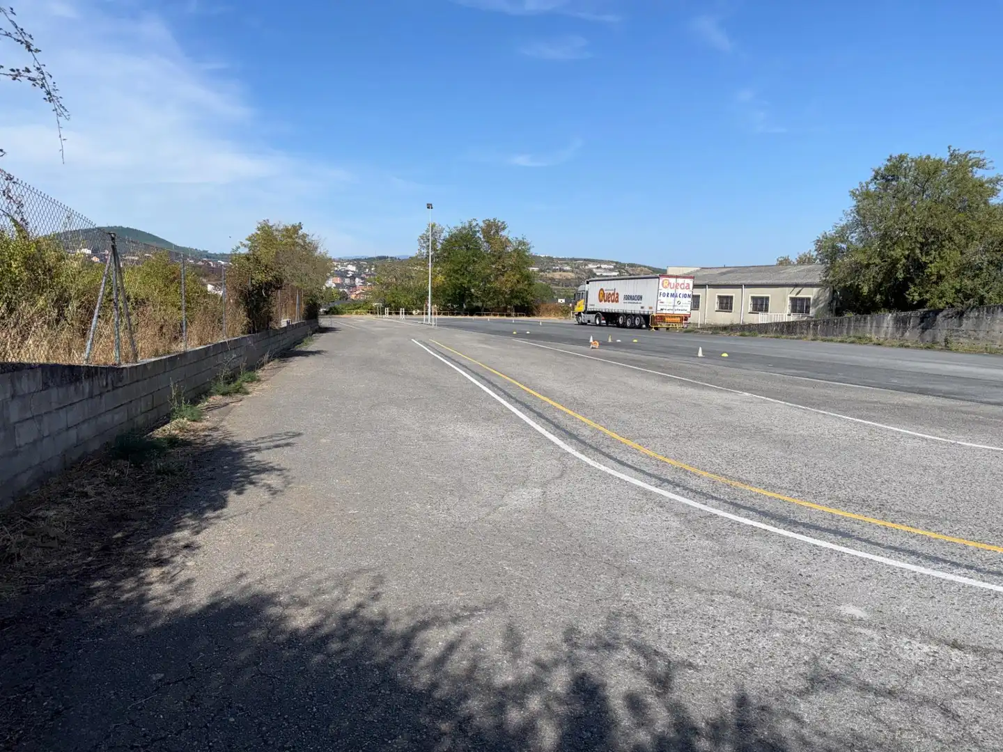Außenansicht von Fabrikhallen zum Verkauf in Ponferrada