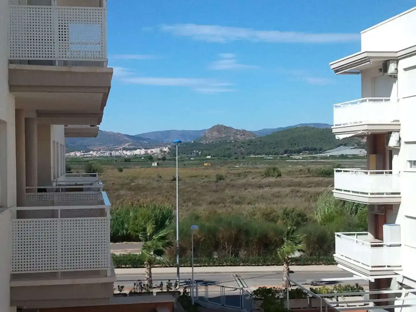 Außenansicht von Wohnung zur Miete in Almenara mit Klimaanlage, Abstellraum und Schwimmbad