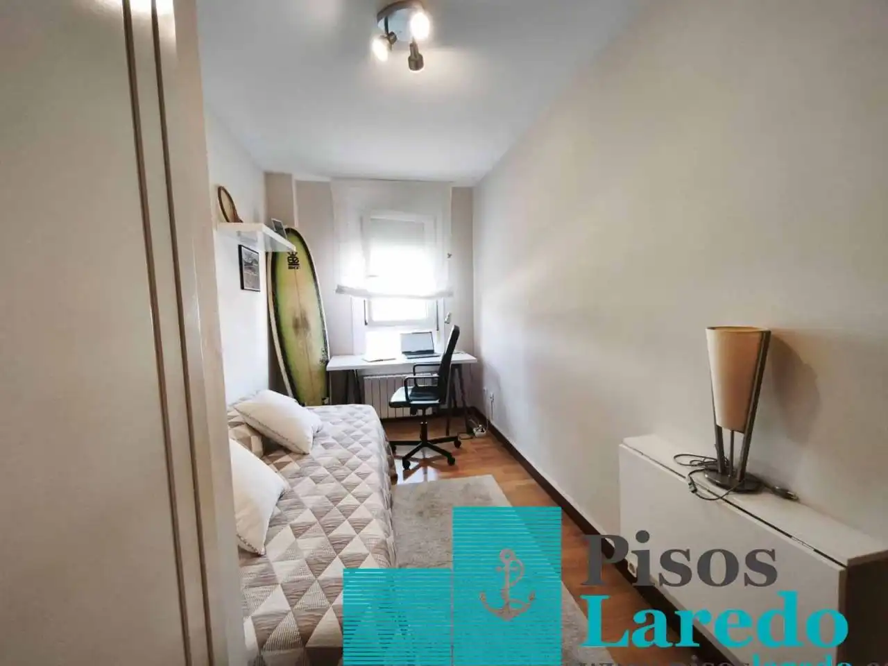 Habitación de Piso en venta en Laredo con Calefacción, Parquet y Amueblado