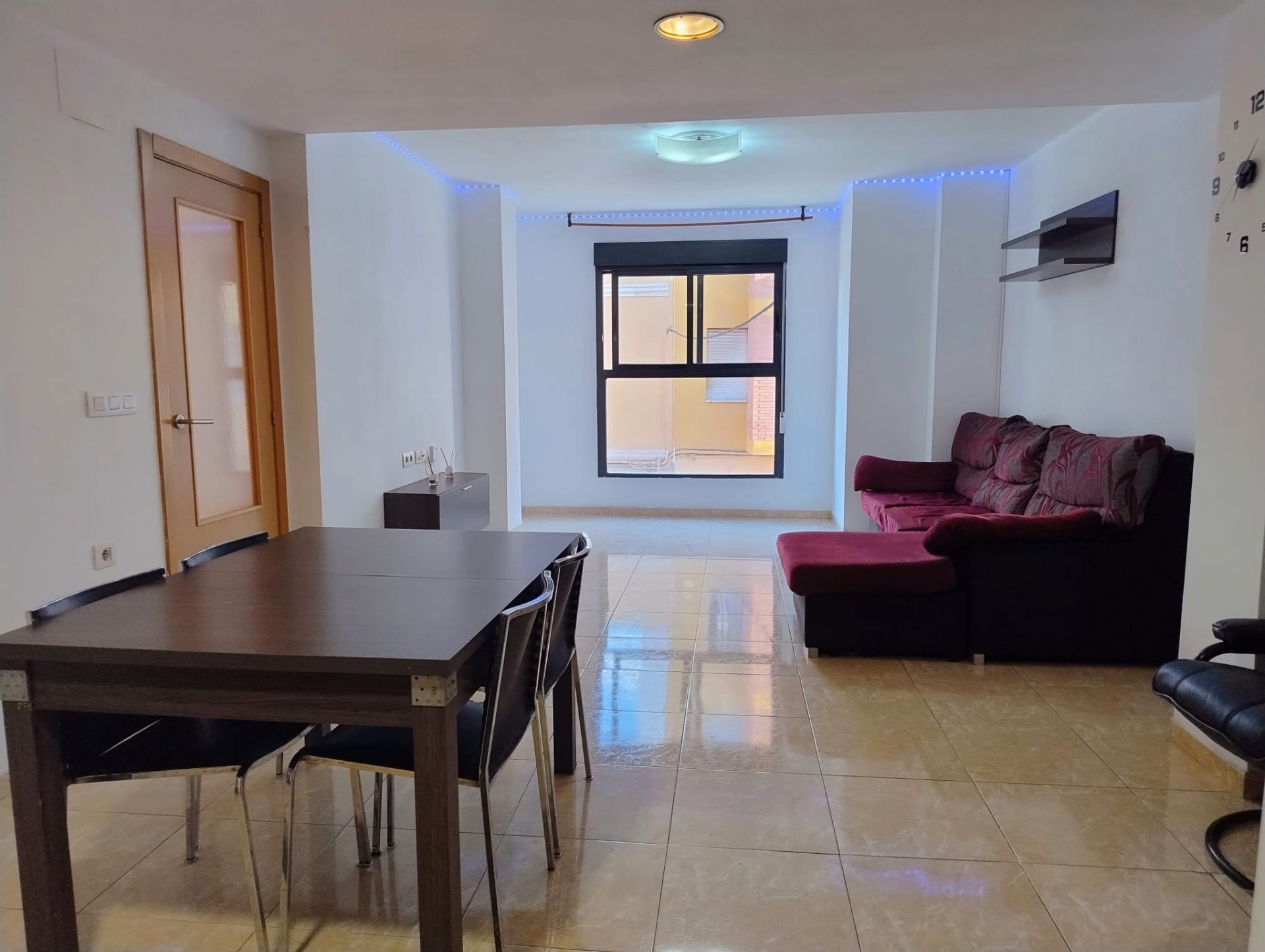 Sala d'estar de Pis de lloguer en Castellón de la Plana / Castelló de la Plana amb Moblat