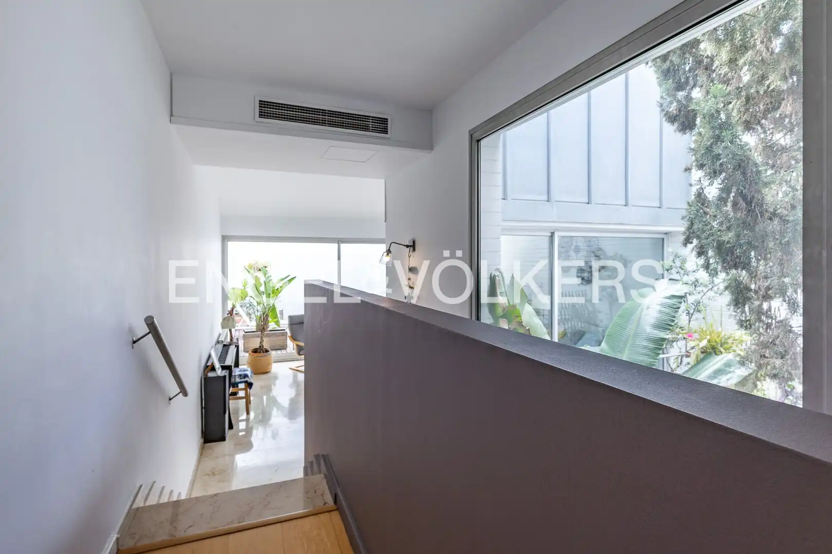 Houses for sale in Barcelona  with Air Conditioner, Heating and Private garden