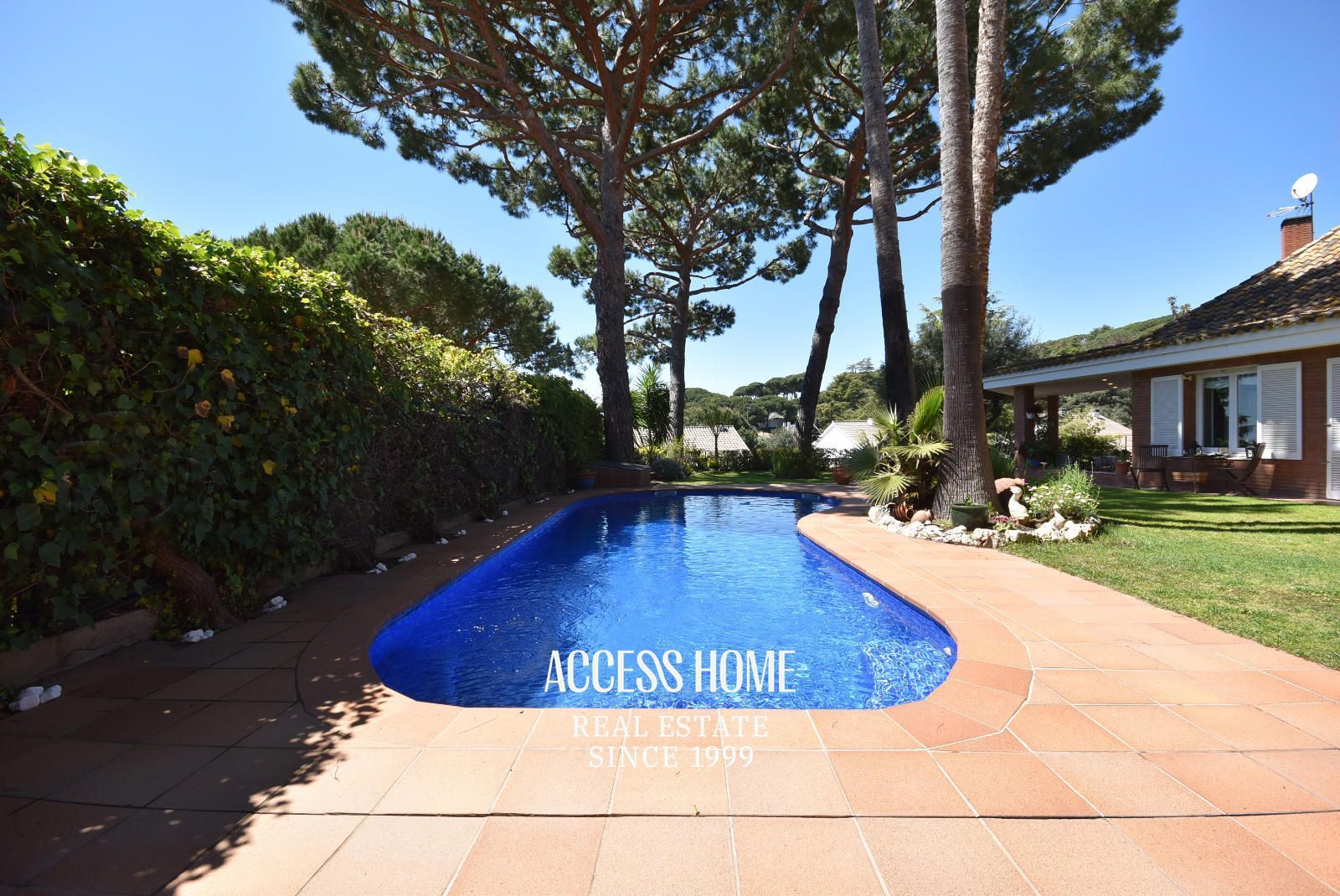 Piscina de Casa o xalet en venda en Sant Vicenç de Montalt amb Aire condicionat, Calefacció i Terrassa