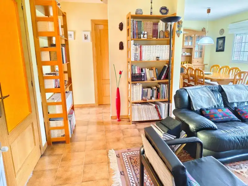 Sala d'estar de Casa adosada en venda en Valdemanco amb Calefacció, Jardí privat i Terrassa