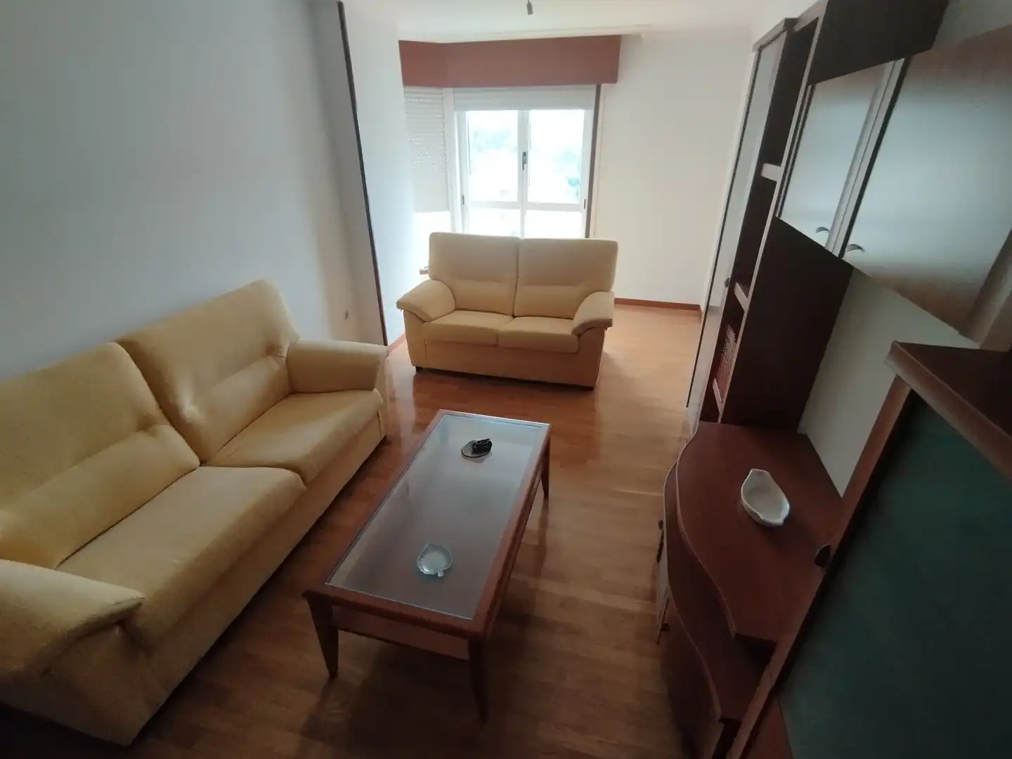Sala de estar de Apartamento en venta en Viveiro con Calefacción, Trastero y Amueblado