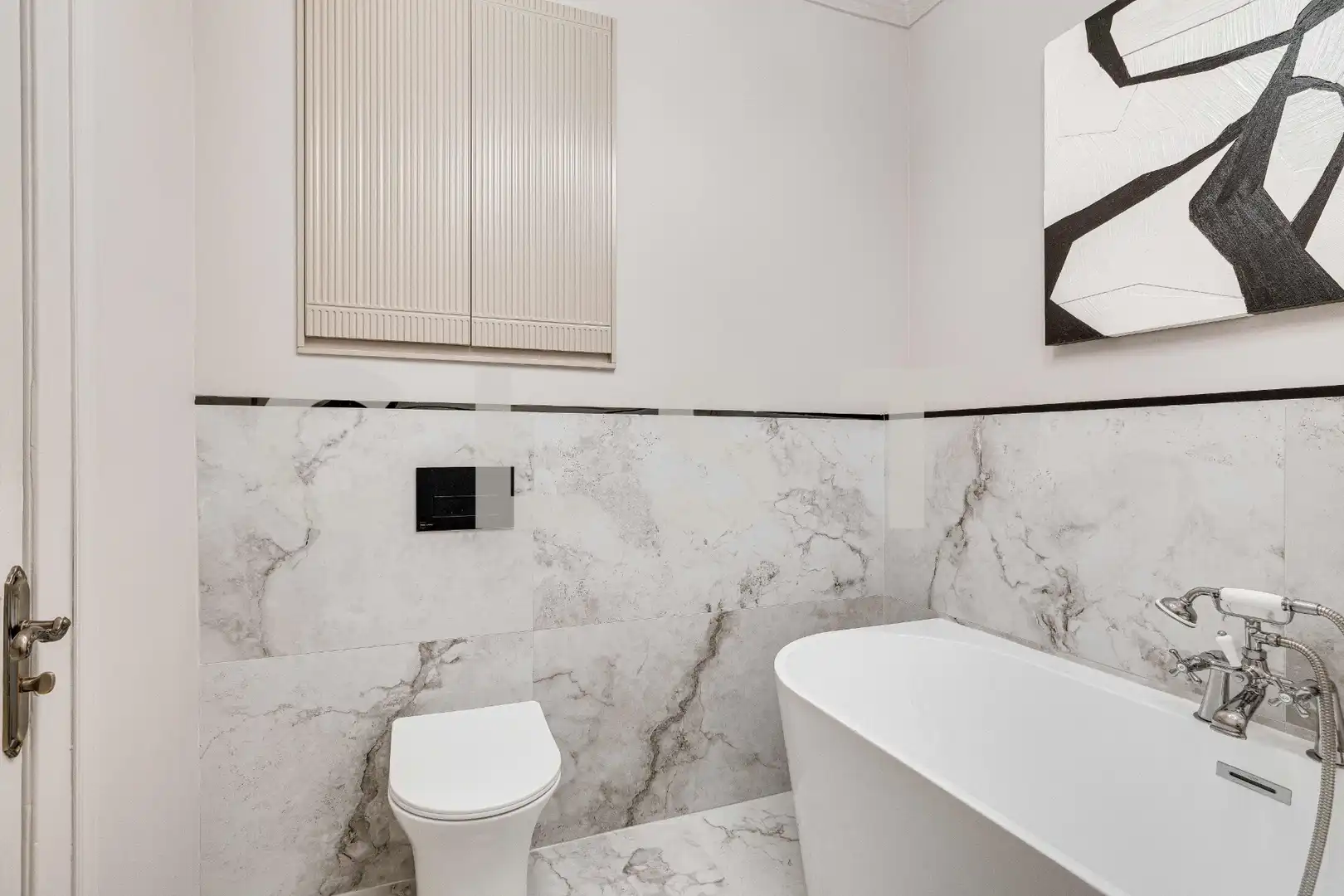 Badezimmer von Wohnungen zum Verkauf in Barcelona mit Klimaanlage, Heizung und Parkett