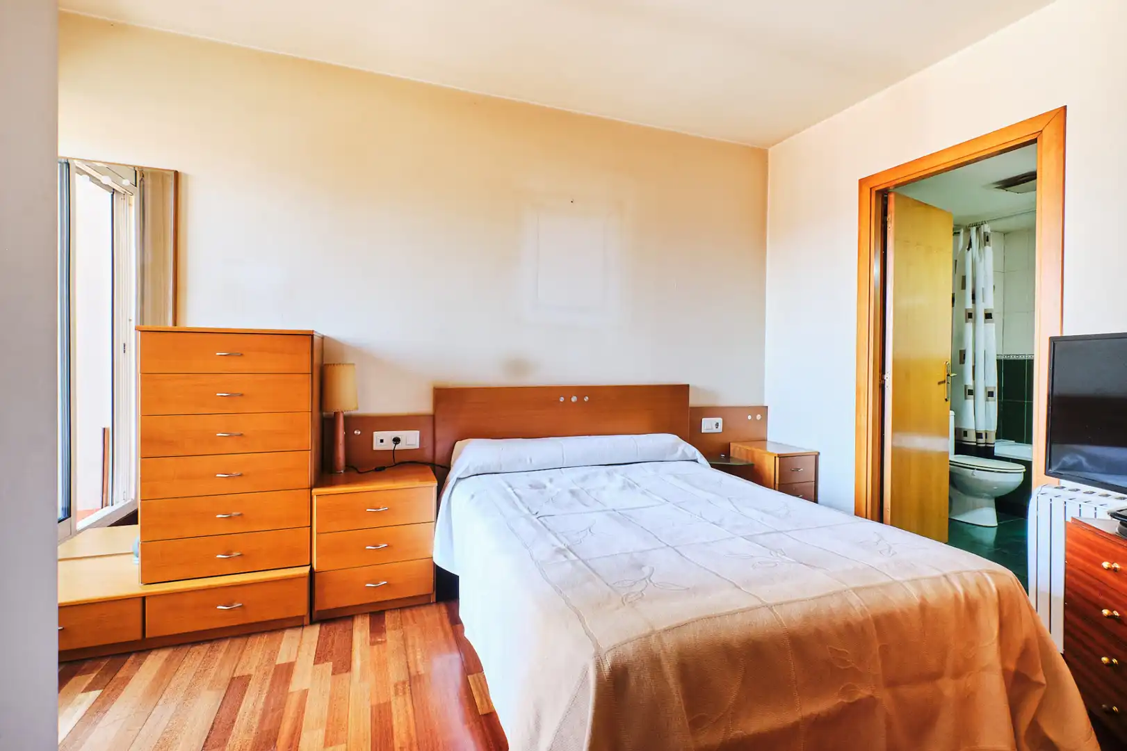 Habitación de Piso en venta en Barcelona con Aire acondicionado, Calefacción y Balcón