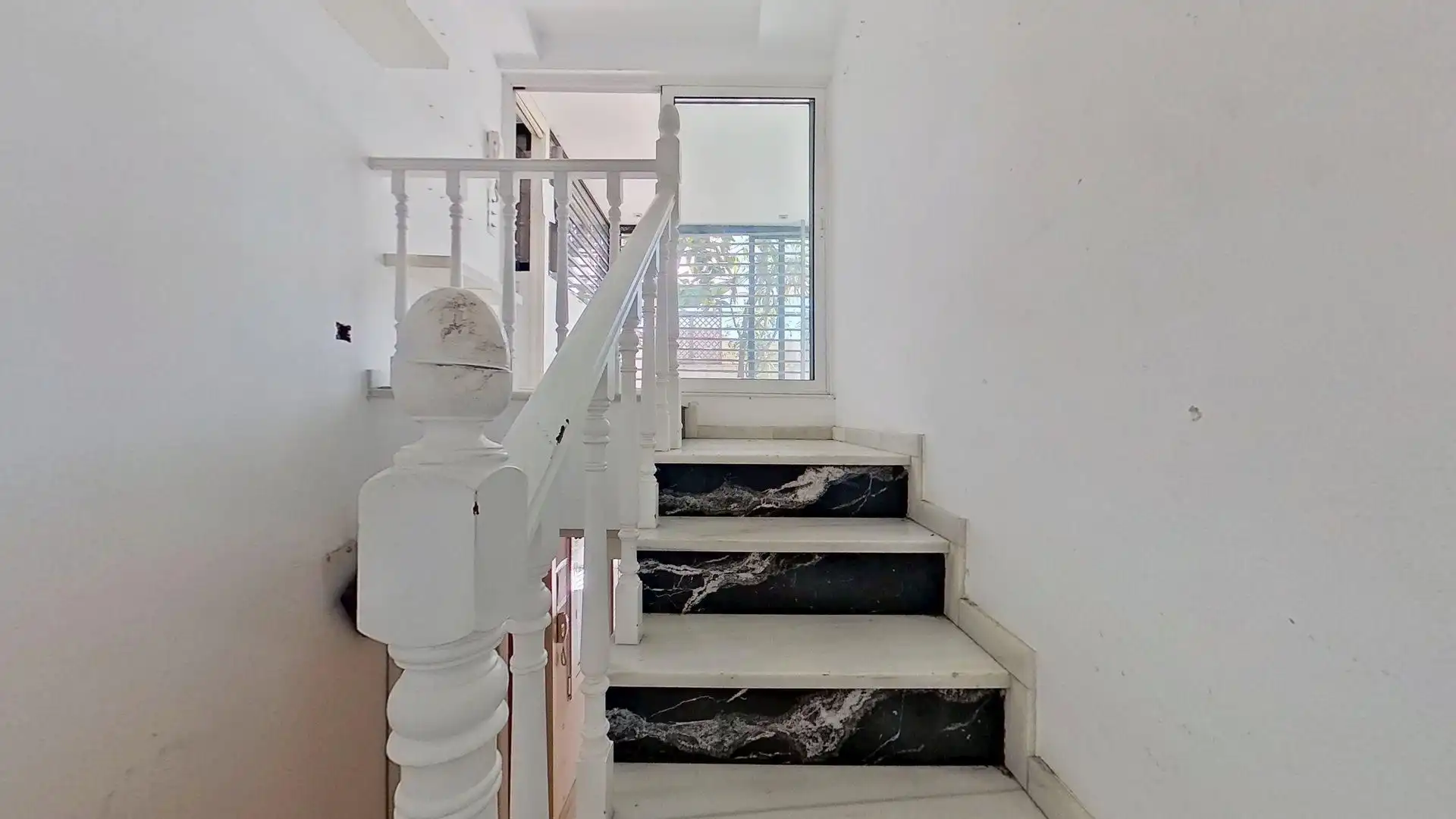 Einfamilien-Reihenhaus zum Verkauf in El Prat de Llobregat mit Privatgarten und Terrasse