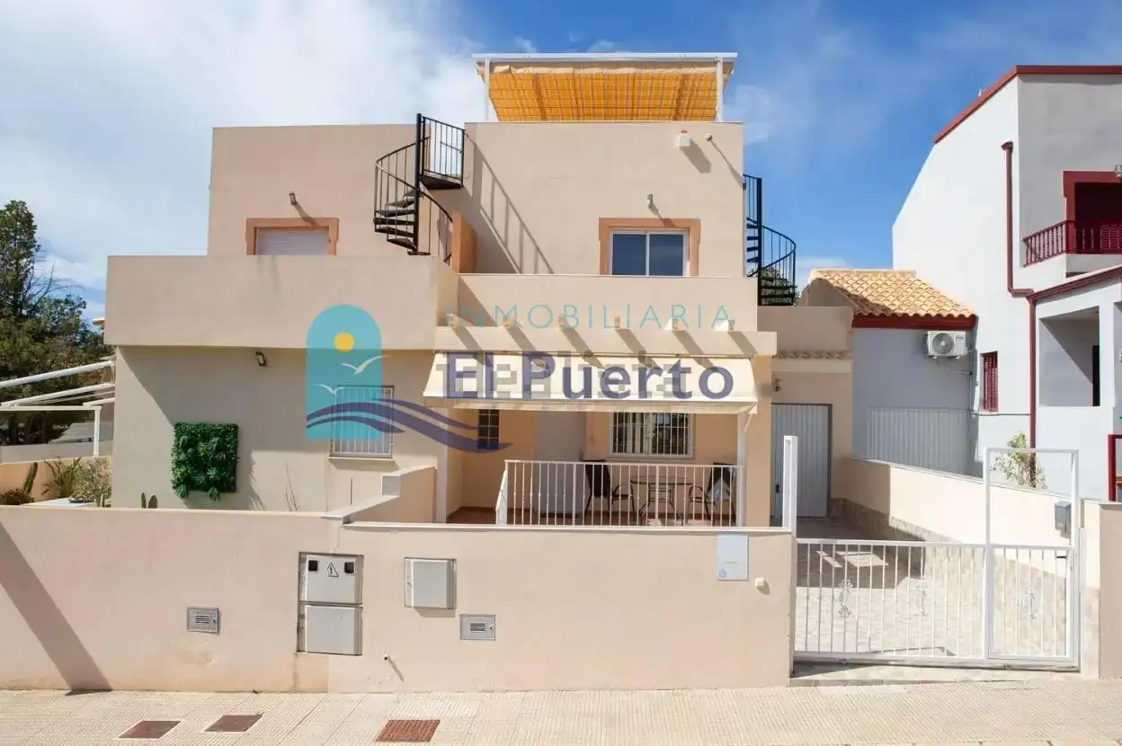 Vista exterior de Dúplex en venta en Cartagena con Aire acondicionado, Calefacción y Jardín privado