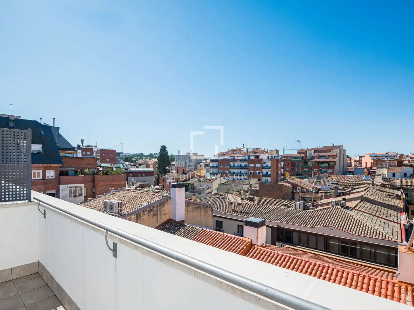 Außenansicht von Wohnung zum Verkauf in Sant Cugat del Vallès mit Klimaanlage, Heizung und Terrasse